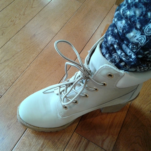 Boots - Picture 7 of 13